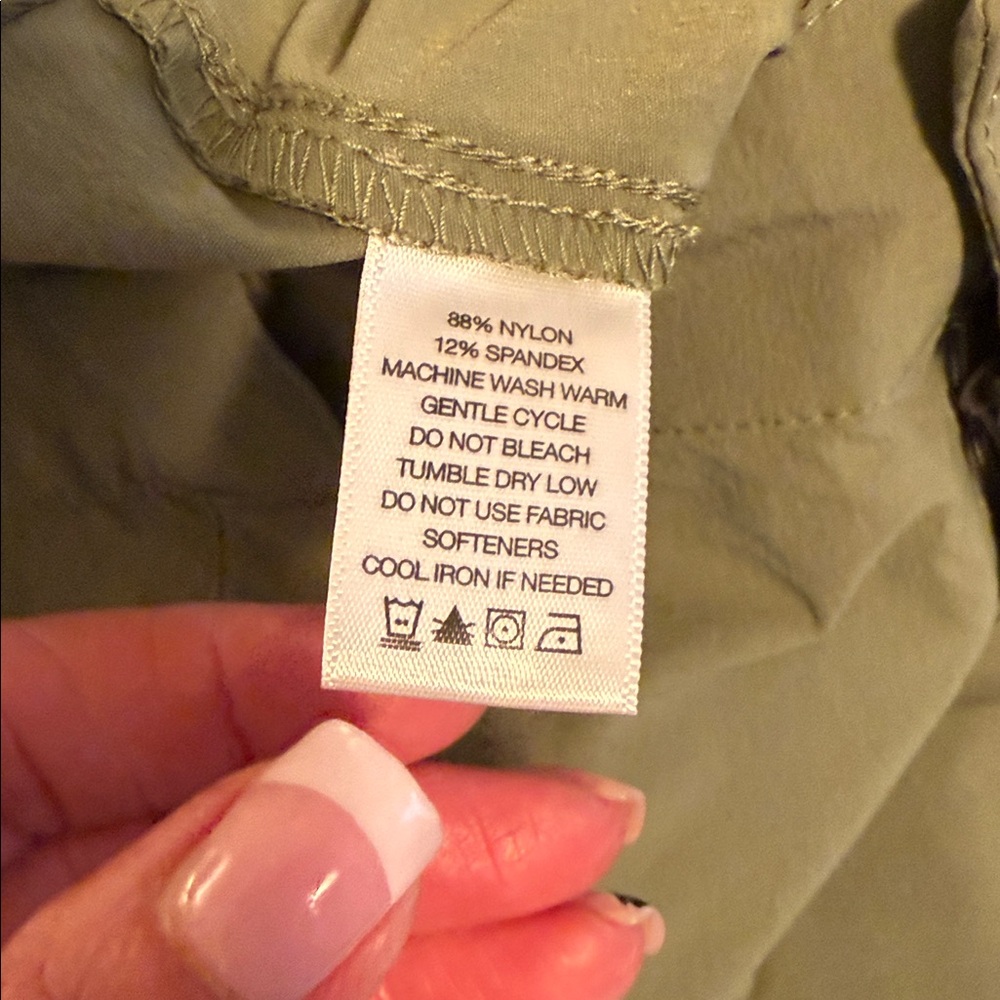 Eastern Mountain Sports Women’s Green Cargo Pants-8R - Picture 6 of 13